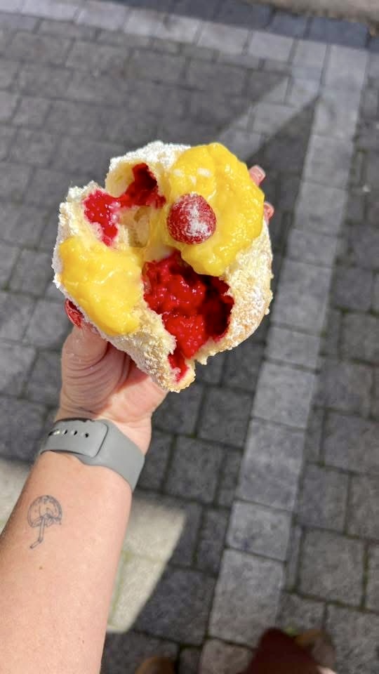 Malinianka z kremem pastiere